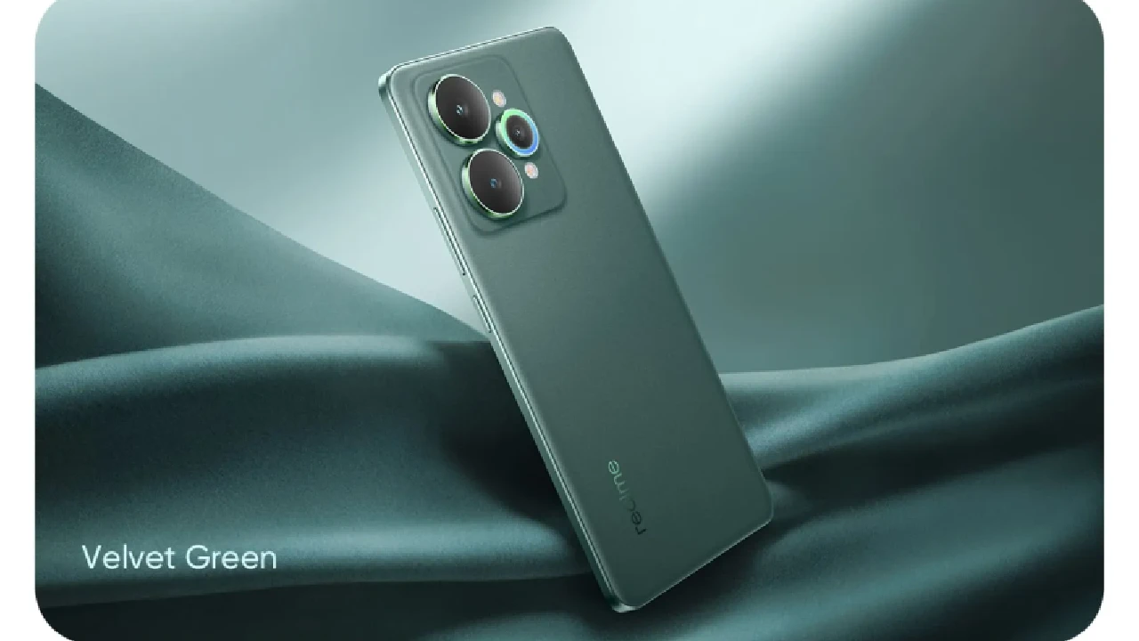 Realme 15 Pro 5G Launched in India With 7000mAh Battery, Snapdragon 7 Gen 4, 144Hz AMOLED & Sony Camera