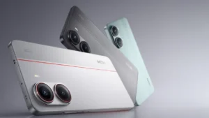 Redmi Turbo 5 मालिकेतील विविध रंगांमधील ड्युअल रिअर कॅमेरा असलेले स्मार्टफोन