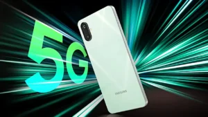 Samsung Galaxy M06 5G का रियर डिज़ाइन और 5G बैकग्राउंड के साथ