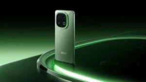 iQOO 13 Ace Green Variant Launching in India on July 12 via Amazon; Specs, Price and Availability Details Confirmed 4 iQOO 13 Ace Green Edition smartphone rear view with glowing green camera module