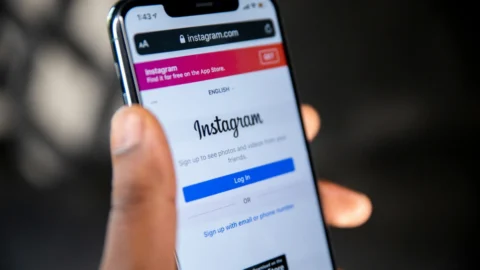 Instagram Refutes Mass Hacking Claims: “Accounts Are Secure” After Password Reset Scare