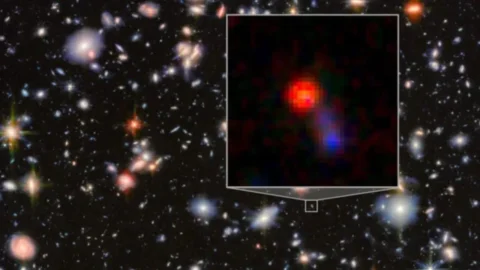 NASA’s James Webb Telescope Unmasks ‘Jekyll and Hyde’ Galaxy: A Quiet Exterior Hiding a Supermassive Black Hole Within